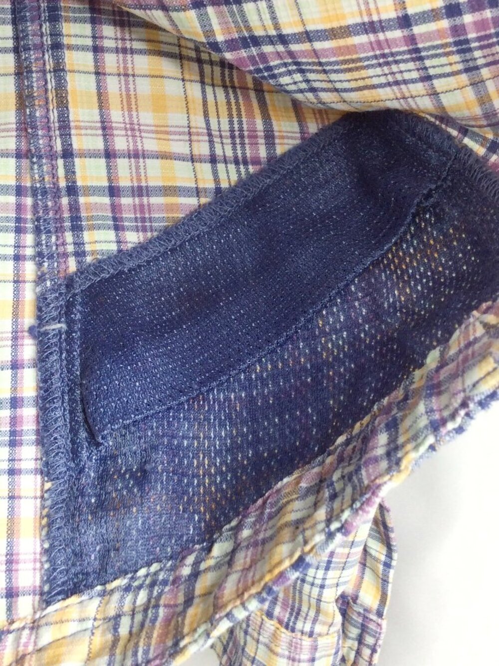 Columbia Omni-Shade Plaid Top Women's Size XS Purple Vented Roll Tab Sleeve - Picture 7 of 9